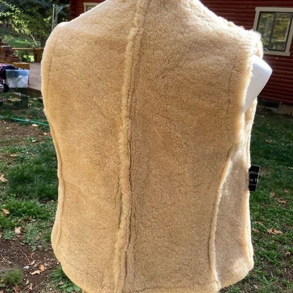 Authentic Sheepskin & Leather Vest - Picture 9 of 11